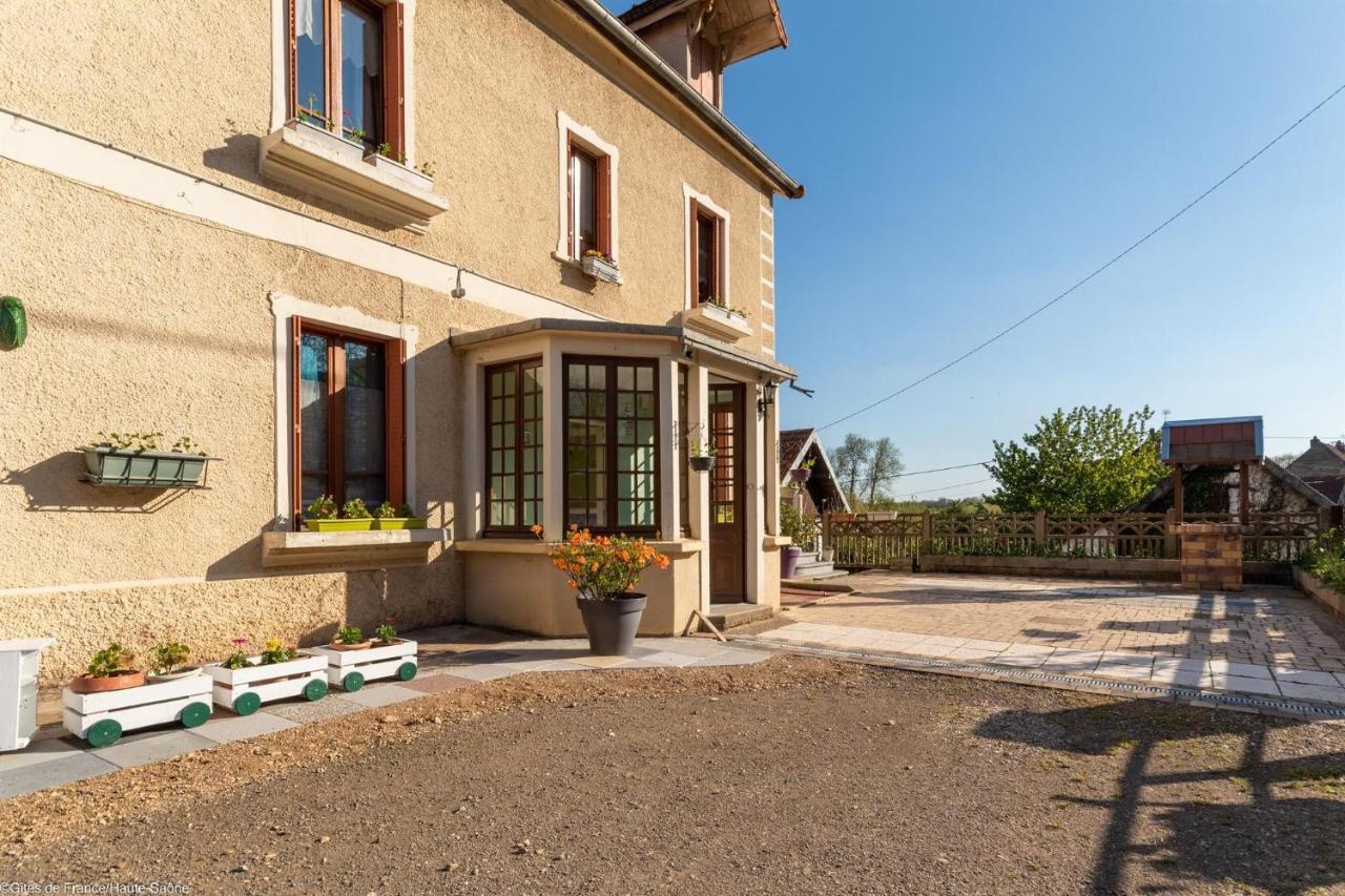 Les Hirondelles Villa Pesmes Exterior foto