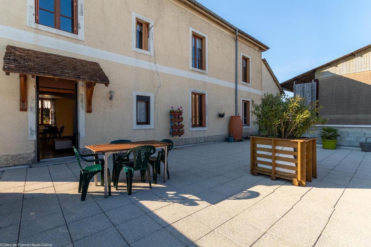 Les Hirondelles Villa Pesmes Exterior foto